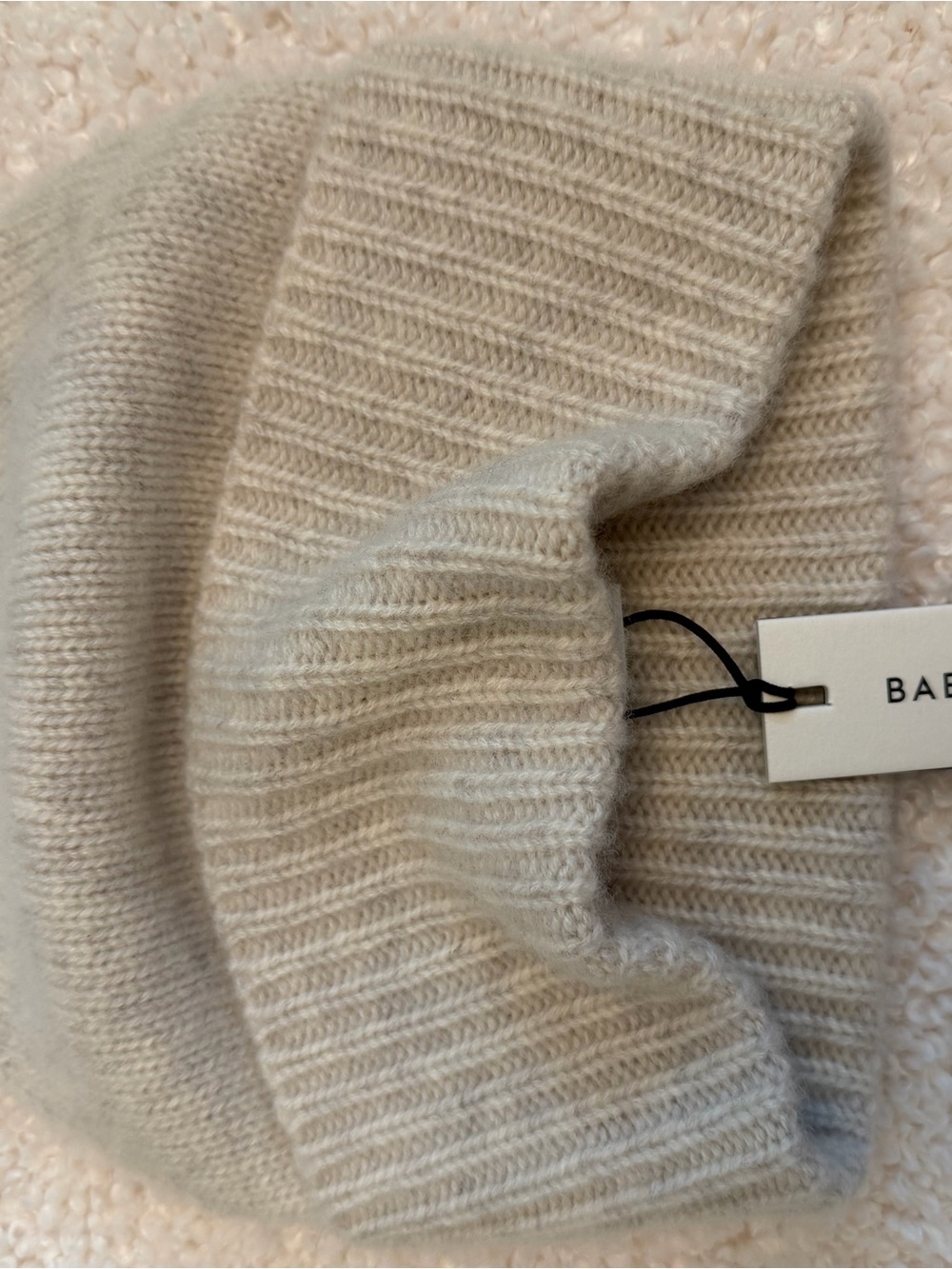 Aritzia babaton cashmere beanie brand new